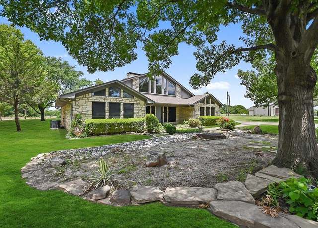 Property at 211 Melrose Cir, Denison, TX 75020, 3 beds, 4 baths