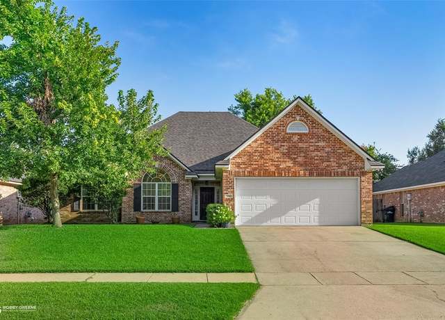 Property at 1614 S Lexington Dr, Bossier City, LA 71111, 3 beds, 2 baths