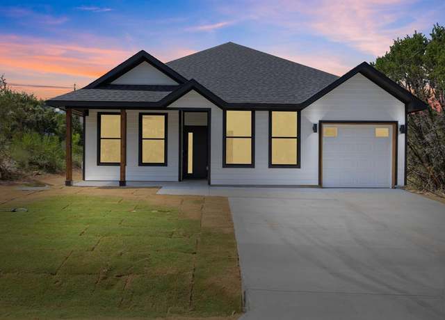 Property at 5915 Black Pine Cir, Granbury, TX 76048, 3 beds, 2 baths
