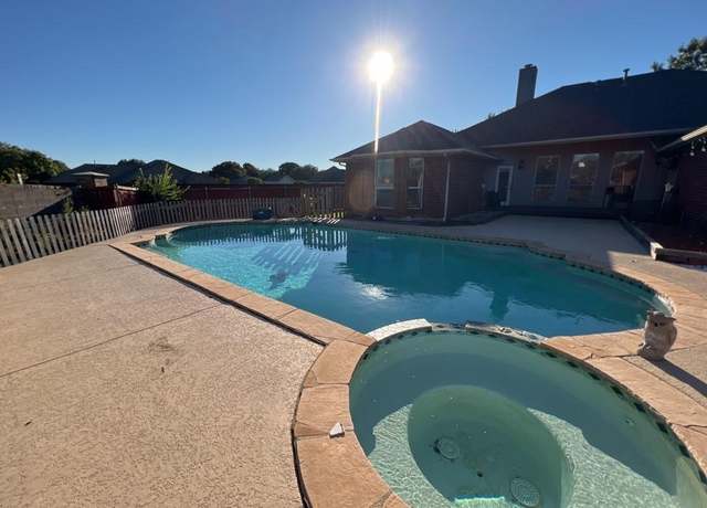 Property at 2502 Chapel Hill Dr, Rowlett, TX 75088, 4 beds, 3 baths