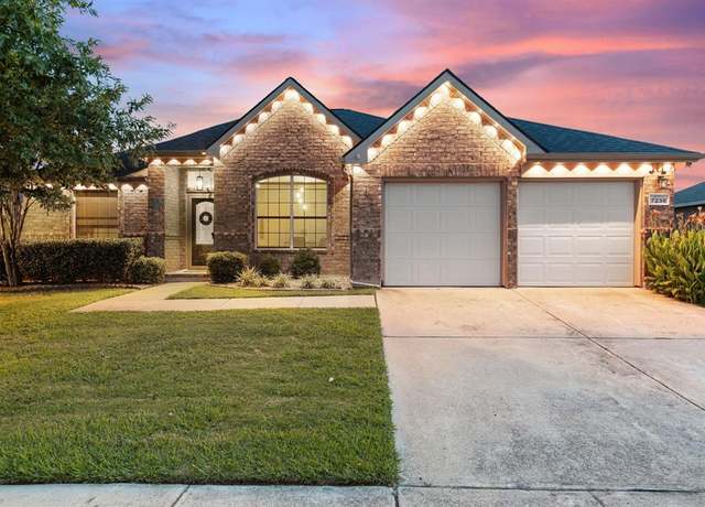 Property at 7236 Jurassic Dr, Arlington, TX 76002, 3 beds, 2 baths
