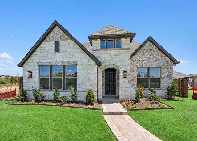 Property at 1016 Monarch Ave, Crowley, TX 76036, 3 beds, 2.5 baths