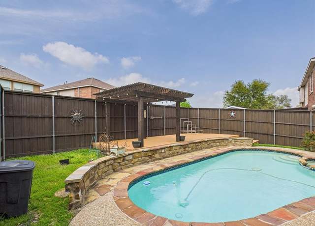 Property at 805 Sabona Dr, Desoto, TX 75115, 5 beds, 3.5 baths