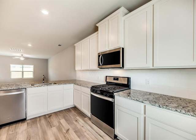 Property at 2100 Brentwood Dr, Anna, TX 75409, 5 beds, 2.5 baths