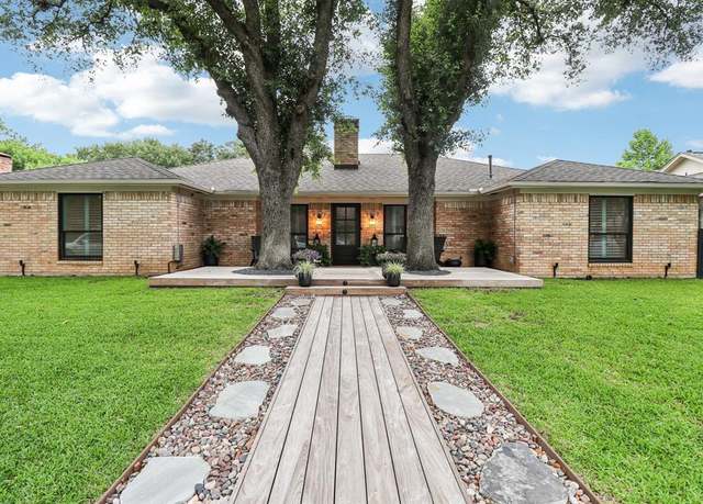 Property at 1510 Waltham Ct, Arlington, TX 76012, 4 beds, 3 baths