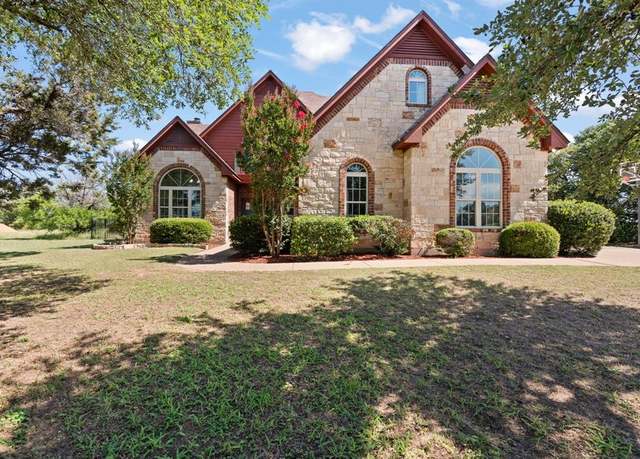 Property at 7156 Carnoustie Dr, Cleburne, TX 76033, 3 beds, 2.5 baths