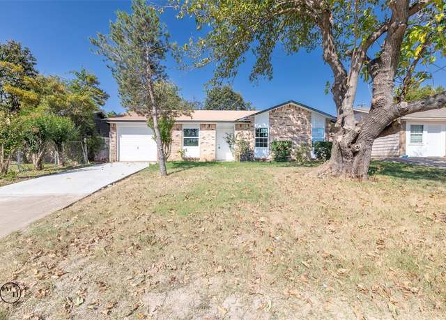 Property at 2318 May Ln, Grand Prairie, TX 75050, 4 beds, 2.5 baths