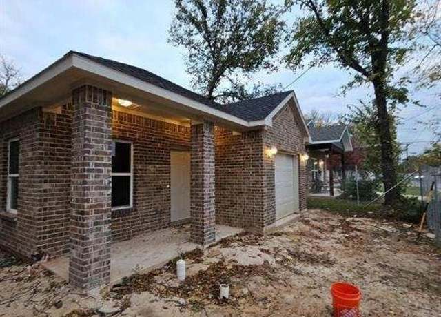 Property at 2633 Macon St, Dallas, TX 75215, 3 beds, 2.5 baths