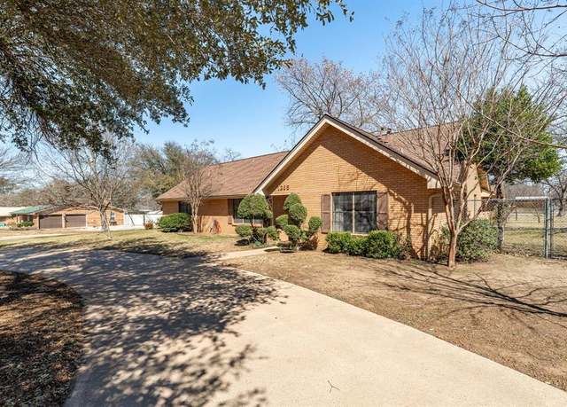 Property at 1265 N Charlotte Ave, Stephenville, TX 76401, 3 beds, 2.5 baths