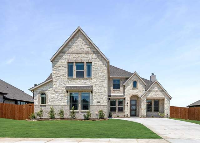 Property at 643 Sirius Dr, Waxahachie, TX 75165, 5 beds, 4 baths