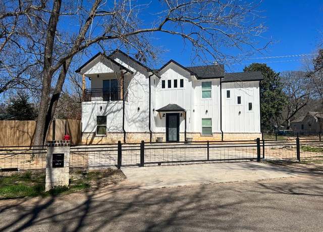 Property at 521 York St, Athens, TX 75751, 4 beds, 3 baths