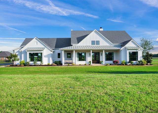Property at 7030 Johnson Rd, Granbury, TX 76049, 4 beds, 3 baths