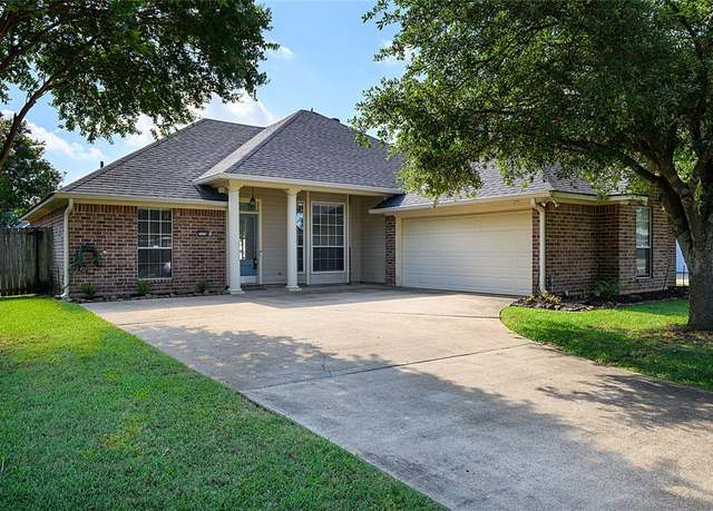 Property at 5028 Tensas Dr, Bossier City, LA 71111, 3 beds, 2 baths