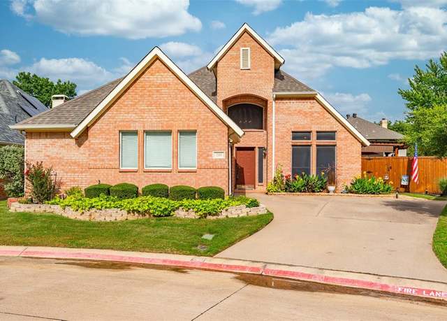 Property at 200 Arbor Glen Dr, Euless, TX 76039, 3 beds, 2 baths