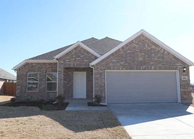 Property at 1004 Pineview Ln, Crowley, TX 76036, 3 beds, 2 baths