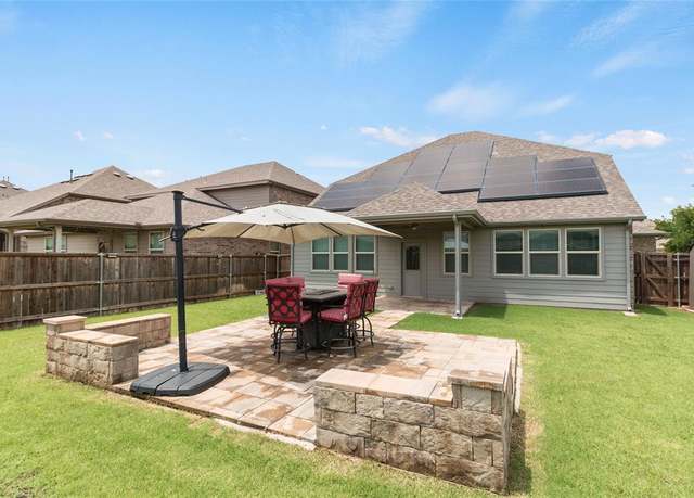 Property at 1616 Berry Ridge Trl, Aubrey, TX 76227, 4 beds, 2.5 baths