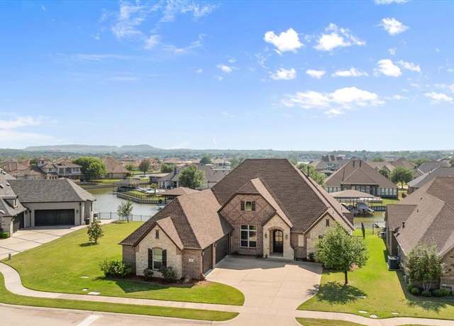 Property at 1510 Boca Bay Ct, Granbury, TX 76048, 3 beds, 2.5 baths