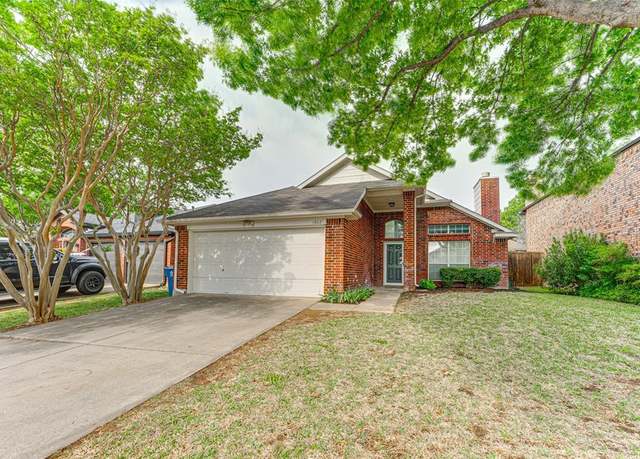 Property at 1802 Sunflower Ln, Lewisville, TX 75077, 3 beds, 2 baths