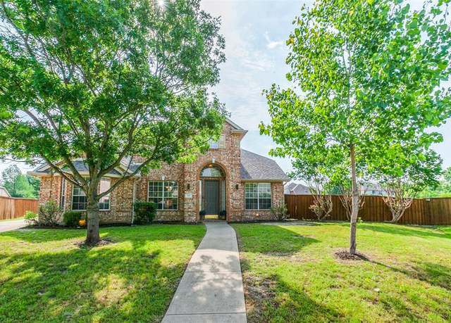 Property at 318 Mesquite Ct, Murphy, TX 75094, 4 beds, 2.5 baths