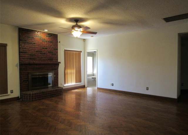 Property at 2520 Dandelion Ln, Rowlett, TX 75089, 3 beds, 2 baths