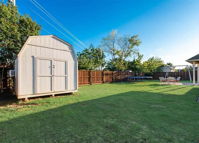 Property at 609 Acorn St, Pilot Point, TX 76258, 3 beds, 2.5 baths