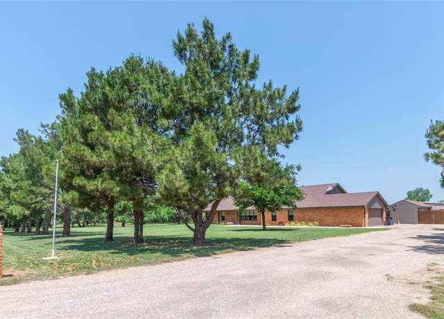 Property at 326 Country Pl S, Abilene, TX 79606, 3 beds, 2.5 baths