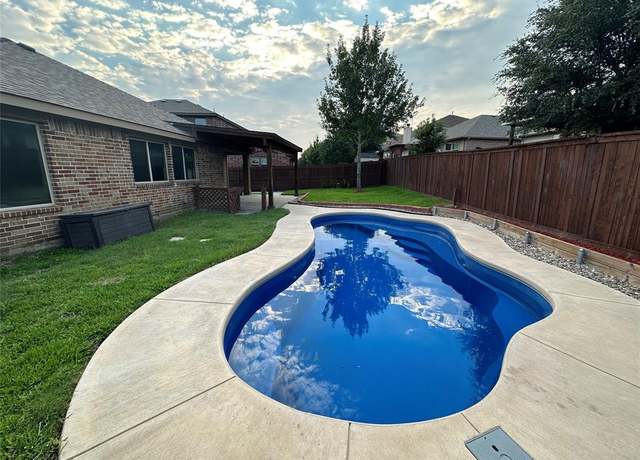 Property at 409 Hoover Ave, Lavon, TX 75166, 3 beds, 2 baths