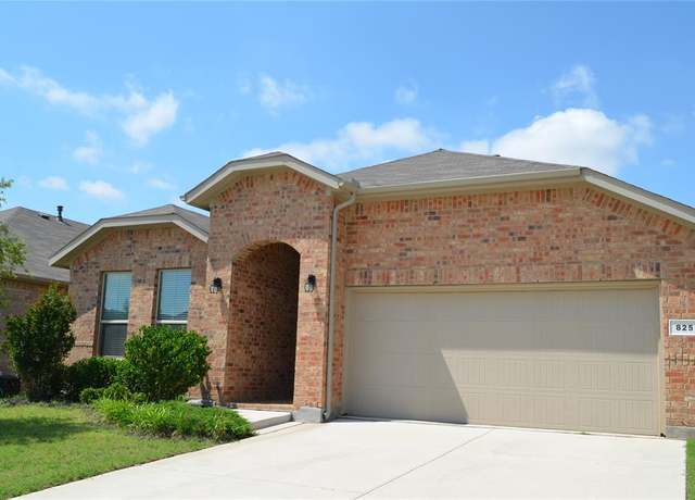 Property at 825 Blackhorse Trl, Fort Worth, TX 76247, 4 beds, 2 baths