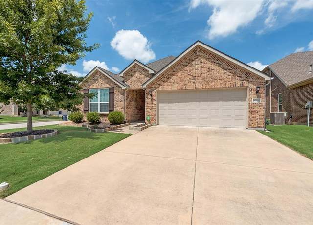 Property at 10701 Wesson Dr, Fort Worth, TX 76244, 3 beds, 2 baths