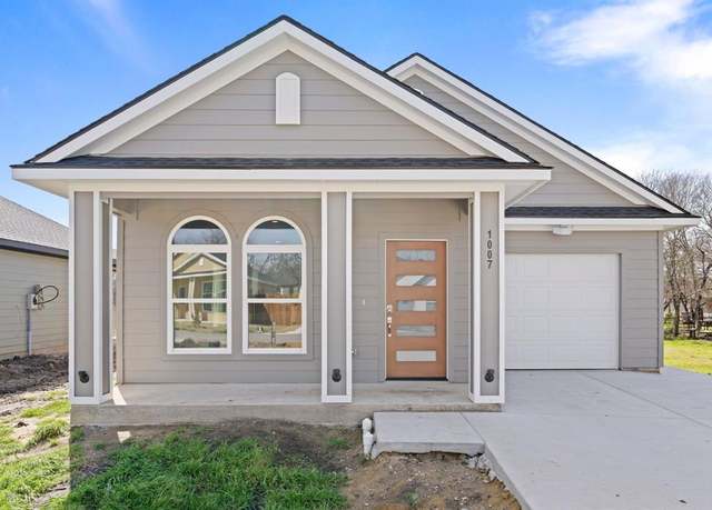 Property at 1007 S Preston St, Ennis, TX 75119, 3 beds, 2 baths