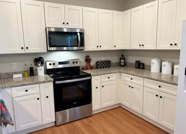 Property at 316 W James St, Mabank, TX 75147, 3 beds, 2 baths