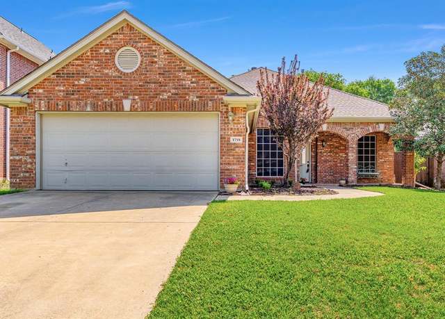 Property at 1718 Andover Ln, Corinth, TX 76210, 4 beds, 2 baths