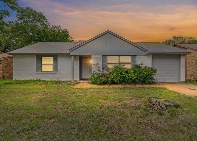 Property at 2405 Sweetwood Dr, Fort Worth, TX 76131, 2 beds, 1 bath