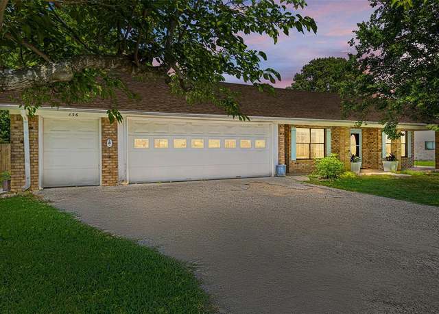 Property at 136 Fairway Dr, Bullard, TX 75757, 3 beds, 2 baths