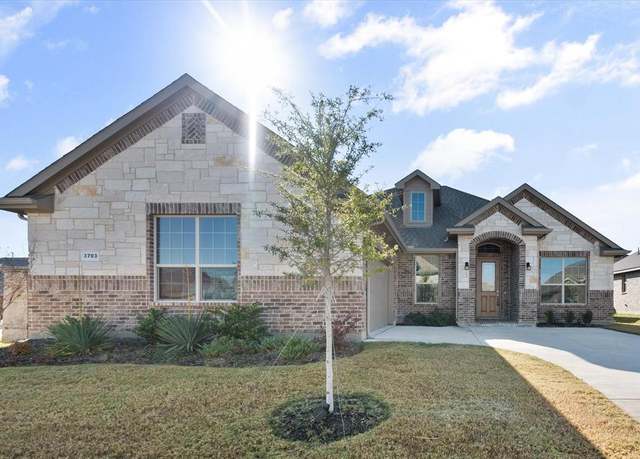 Property at 3703 Twin Pines Dr, Grand Prairie, TX 76065, 4 beds, 2.5 baths