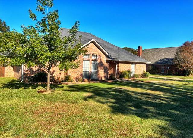 Property at 104 Winfield Dr N, Sulphur Springs, TX 75482, 3 beds, 2 baths
