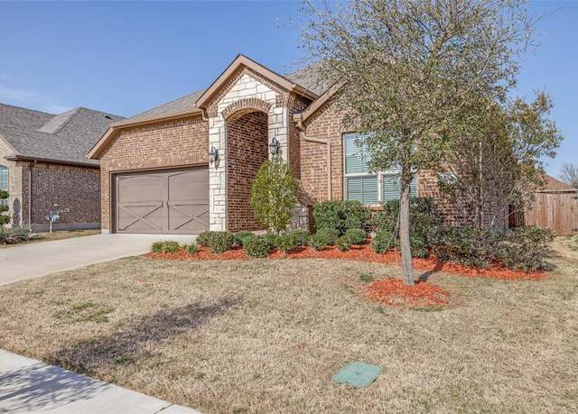 Property at 1241 Lynn Dr, Arlington, TX 76002, 4 beds, 2 baths