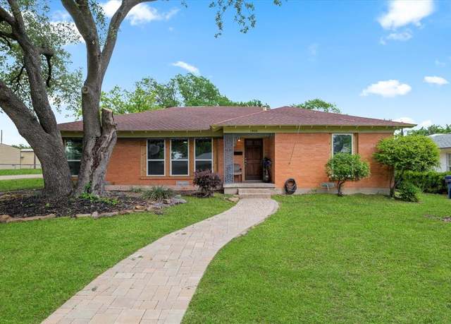 Property at 1900 Hilltop Dr, Garland, TX 75042, 3 beds, 2.5 baths