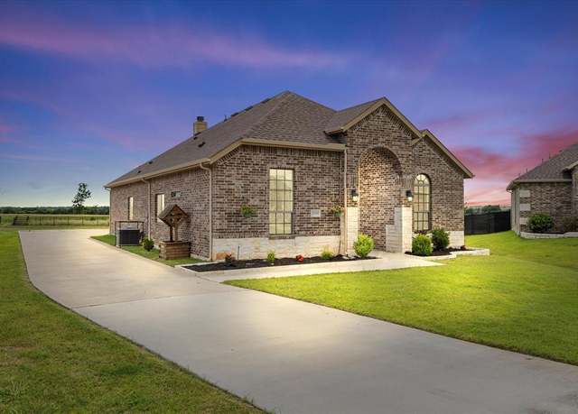 Property at 2085 Rolling Meadow Ln, Josephine, TX 75173, 4 beds, 2 baths