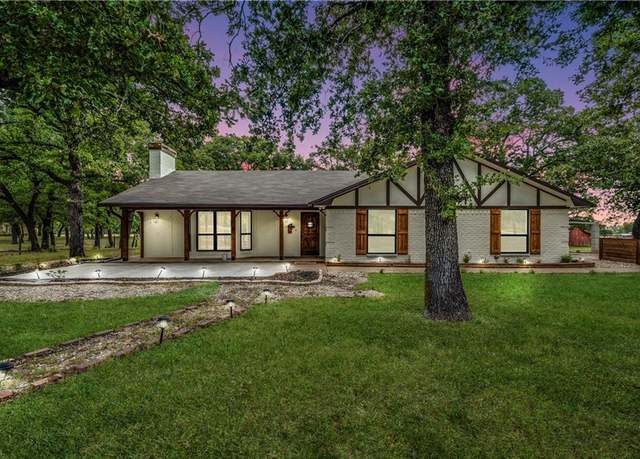 Property at 3754 Fort Graham Rd, West, TX 76691, 3 beds, 2.5 baths
