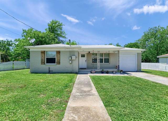 Property at 103 Tipton St, Whitesboro, TX 76273, 2 beds, 1 bath
