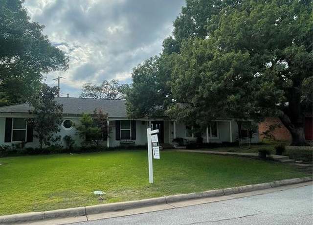 Property at 4400 Warnock Ct, Fort Worth, TX 76109, 4 beds, 2.5 baths