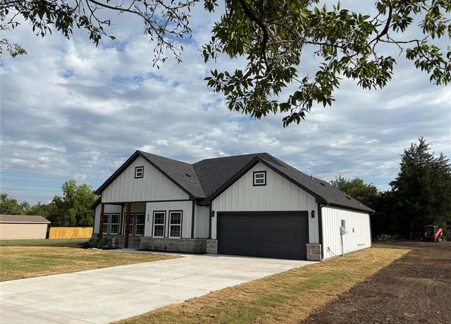 Property at 603 W Hayes St, Savoy, TX 75479, 4 beds, 3 baths