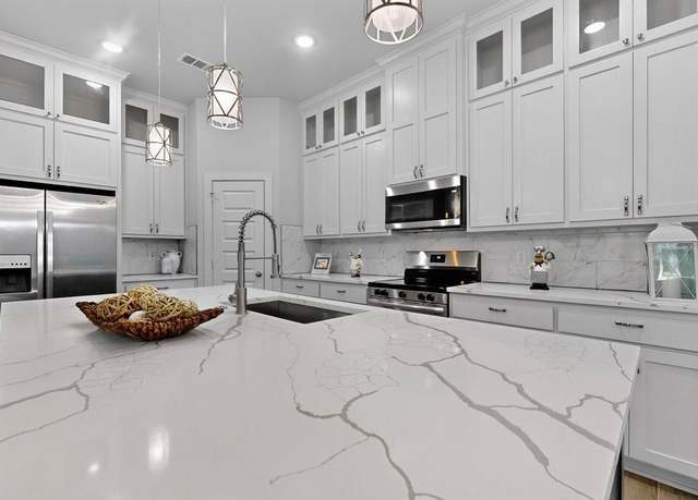Property at 603 W Hayes St, Savoy, TX 75479, 4 beds, 3 baths