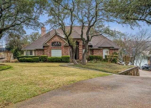 Property at 49 Harbour Point Cir, Fort Worth, TX 76179, 4 beds, 3.5 baths