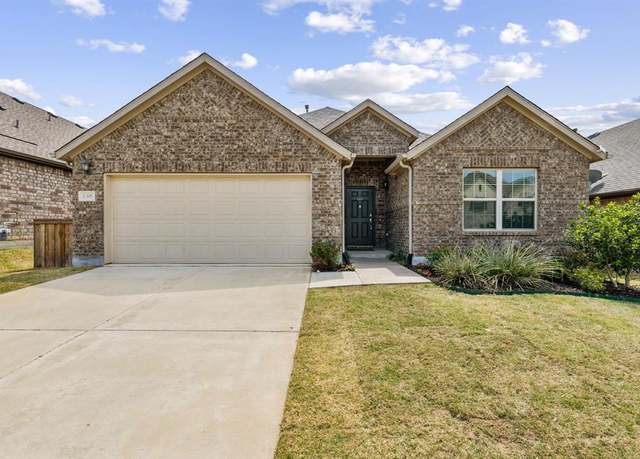 Property at 935 Azure Ln, Celina, TX 75009, 3 beds, 2 baths