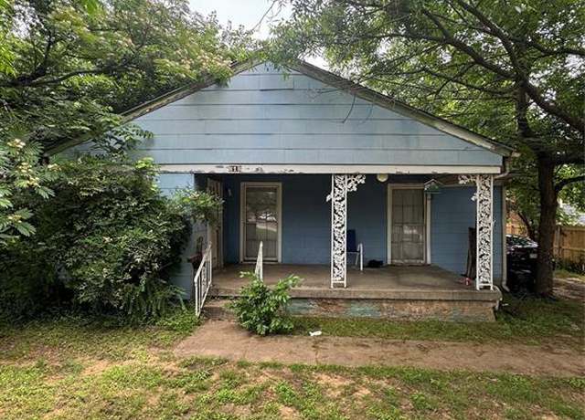 Property at 818 S Irving Heights Dr, Irving, TX 75060, 3 beds, 2 baths