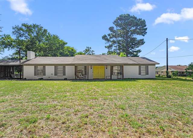 Property at 3961 County Road 1120, Tyler, TX 75704, 3 beds, 2 baths