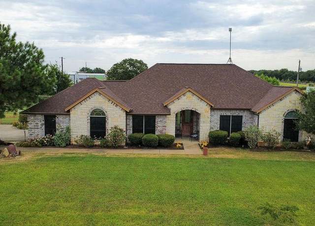 Property at 111 Diamond Ridge Ln, Weatherford, TX 76087, 3 beds, 2 baths