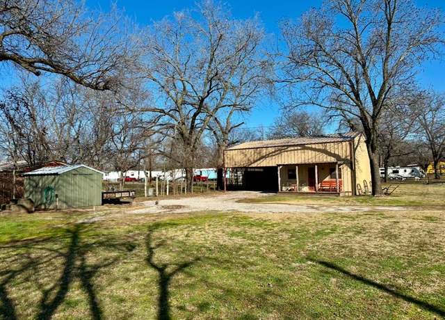 Property at 514 W Juarez St, De Leon, TX 76444, 1 bed